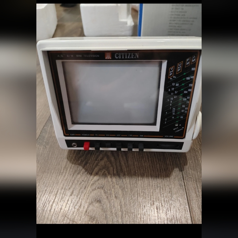 NEW VINTAGE B&W 4.5" TELEVISION WITH AM/FM RADIO SUPER RARE!